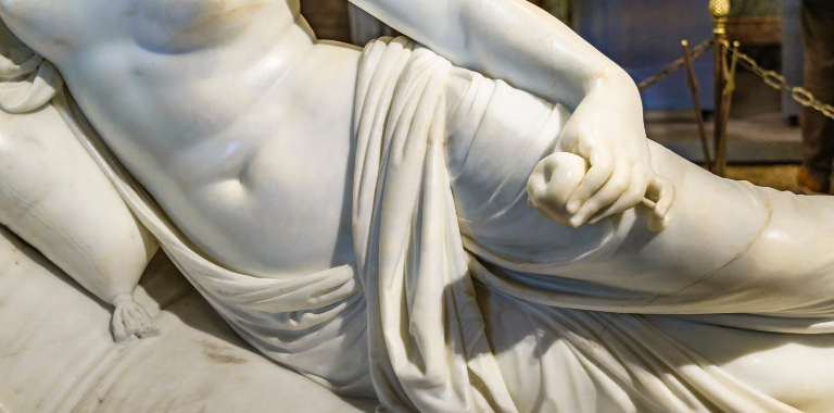 hand-of-paulina-bonaparte-statue-borghese-gallery-rome-italy